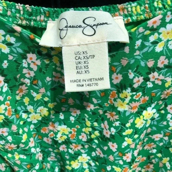 Jessica Simpson Sweetheart neck, floral, ruffle
Strap & hem line,lined,elastic - Picture 5 of 7
